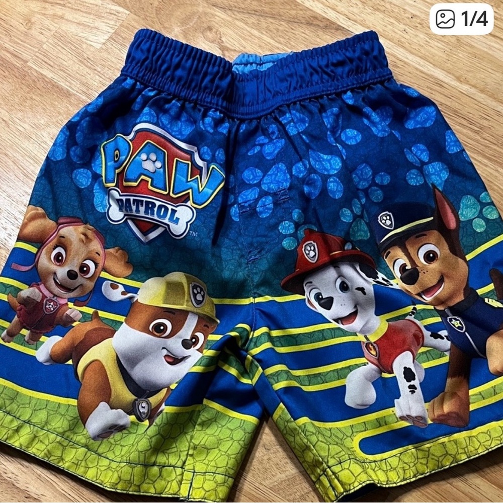 See pics!  BUNDLE Fun-in-the-sun - 2 shoes & 1 trunk - less shipping